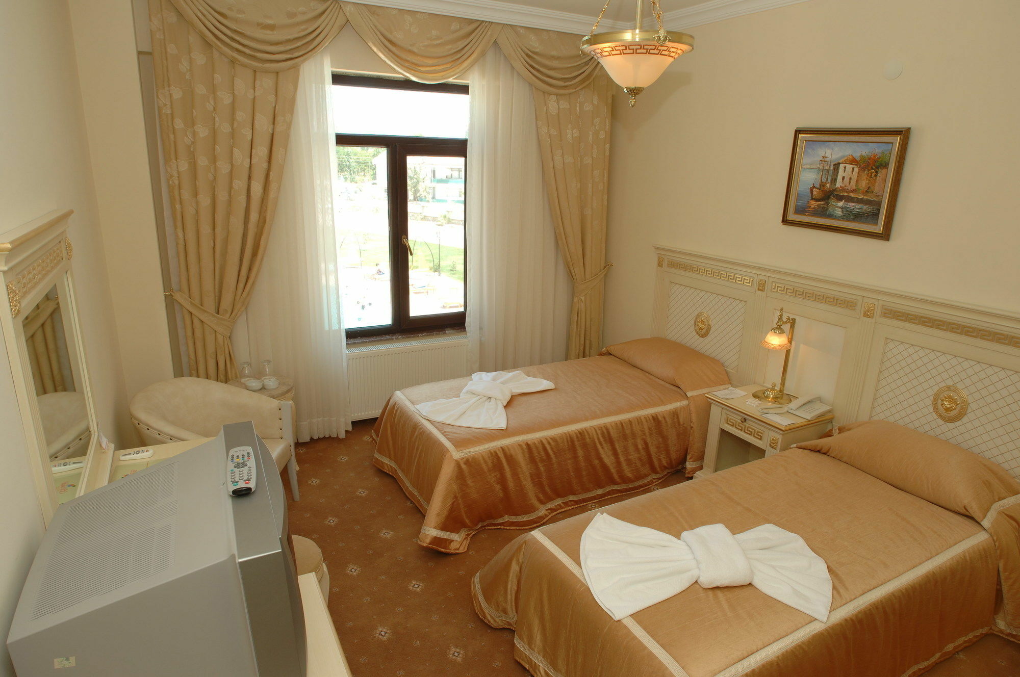 Gure Saruhan Thermal Akcay  Exterior photo